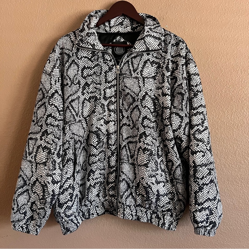 Urban Outfitters Snakeskin Pattern Full Zip Jacket Size Medium